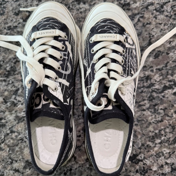 CHANEL Weekender Sneaker - Picture 10 of 10